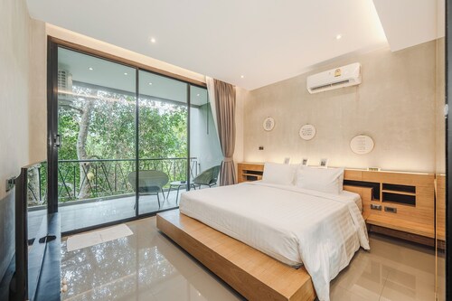 Seaside1BR Suite Mountain View Pool C179