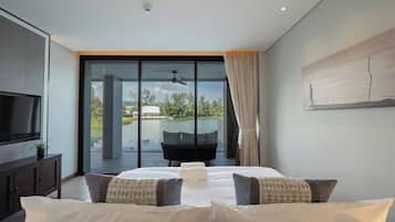 Deluxe Apartment, Private Pool, Lake View | Soundproofing, free WiFi, bed sheets