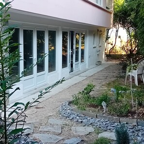 تفاصيل الفندق من الخارج