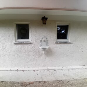 تفاصيل الفندق من الخارج