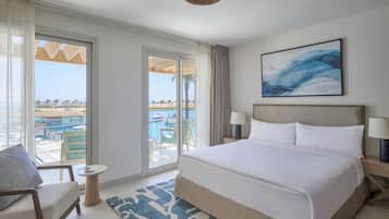 Deluxe Three Bedroom Suite Marina View | In-room safe, desk, blackout drapes, iron/ironing board