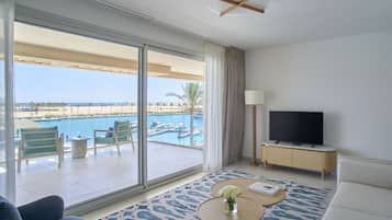 Deluxe Four Bedroom Suite Marina View | Terrace/patio