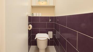 Apartament bàsic | Bany | Articles de tocador gratuïts, assecador de cabells, tovalloles i sabó