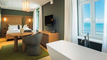 In-room safe, free WiFi