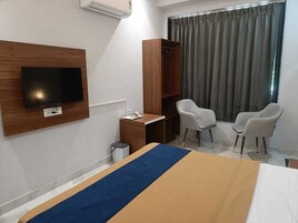 Executive Room | Desk, free WiFi