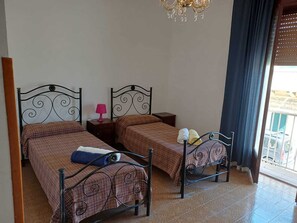 2 bedrooms, iron/ironing board, bed sheets