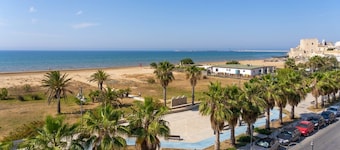 Cozy apartment for 4 people 5 minutes from Black Stones beach