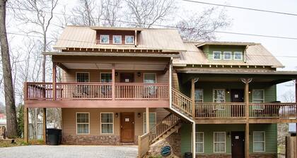 Golden Pines Villa on Choice Avenue