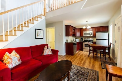 Mtn View Villa on Choice Avenue - Steps to Downtown