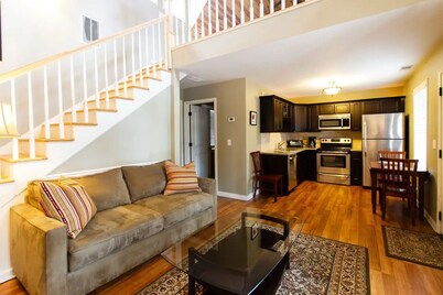 Grand View Villa on Choice Ave - Steps to Downtown