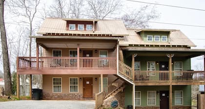 Grand View Villa on Choice Ave - Steps to Downtown