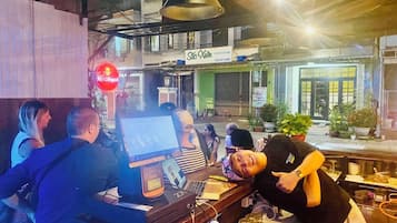 住宿正面 (夜晚)