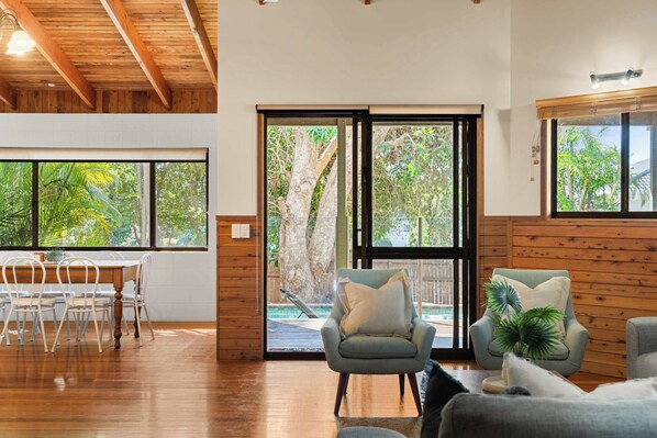 TV, fireplace, books, offices