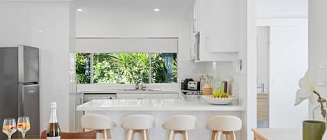 Fridge, microwave, oven, stovetop