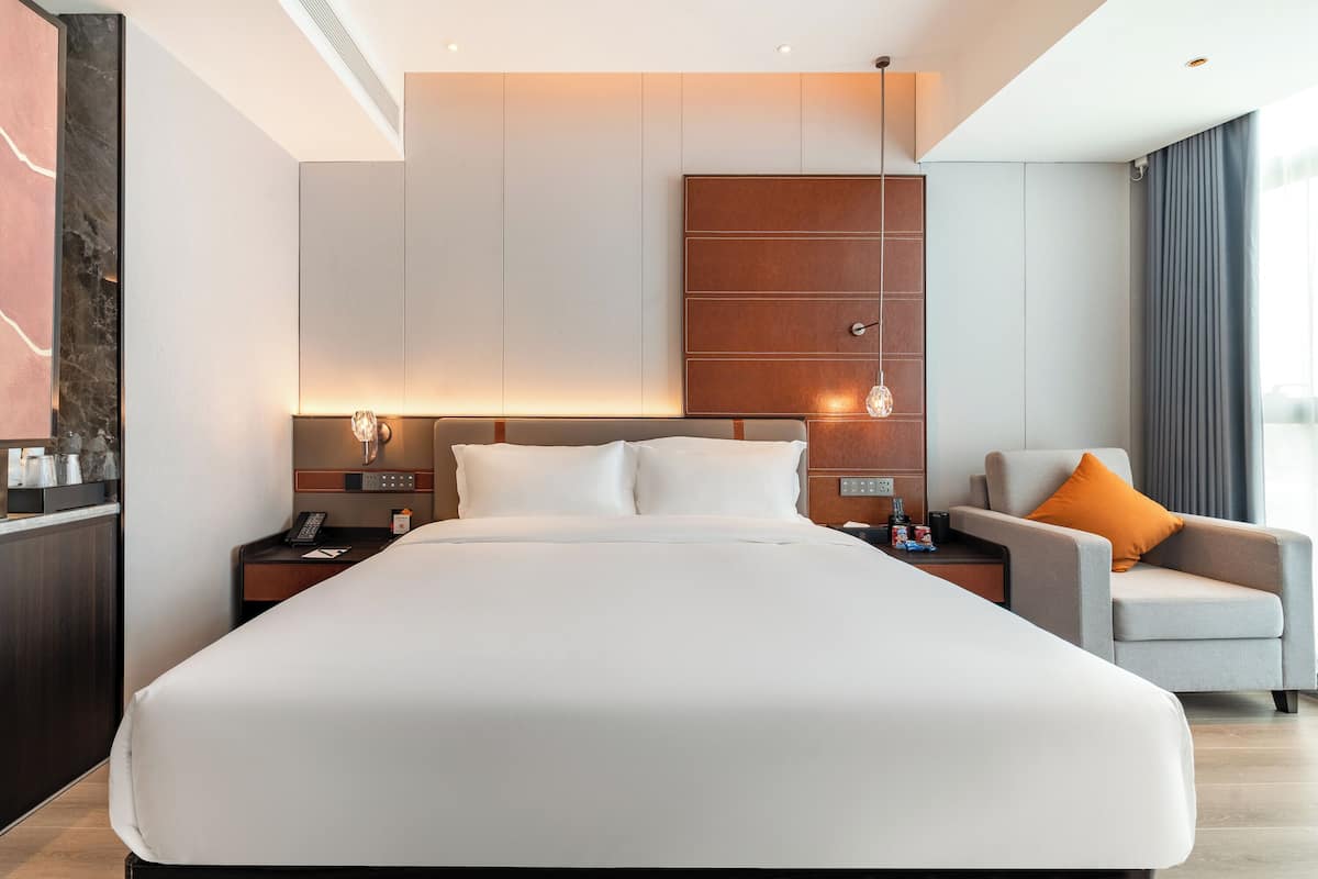 Basic Single Room, City View | Blackout curtains, iron/ironing board, free WiFi