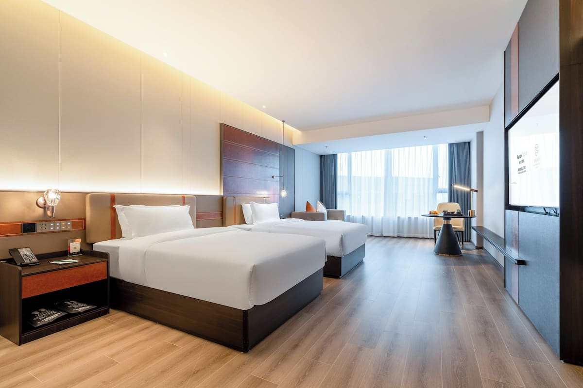 Basic Double Room | Blackout curtains, iron/ironing board, free WiFi
