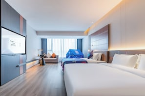 Family Triple Room | Blackout curtains, iron/ironing board, free WiFi