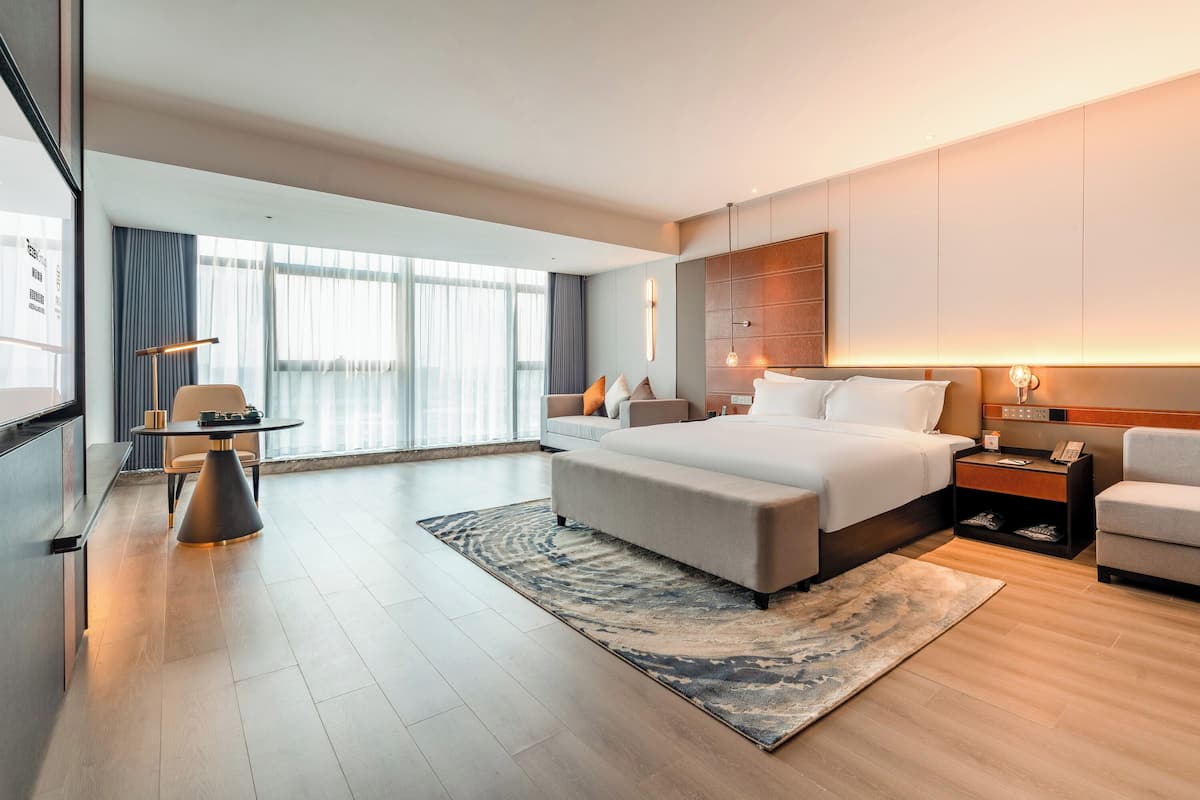 Deluxe Single Room | Blackout curtains, iron/ironing board, free WiFi