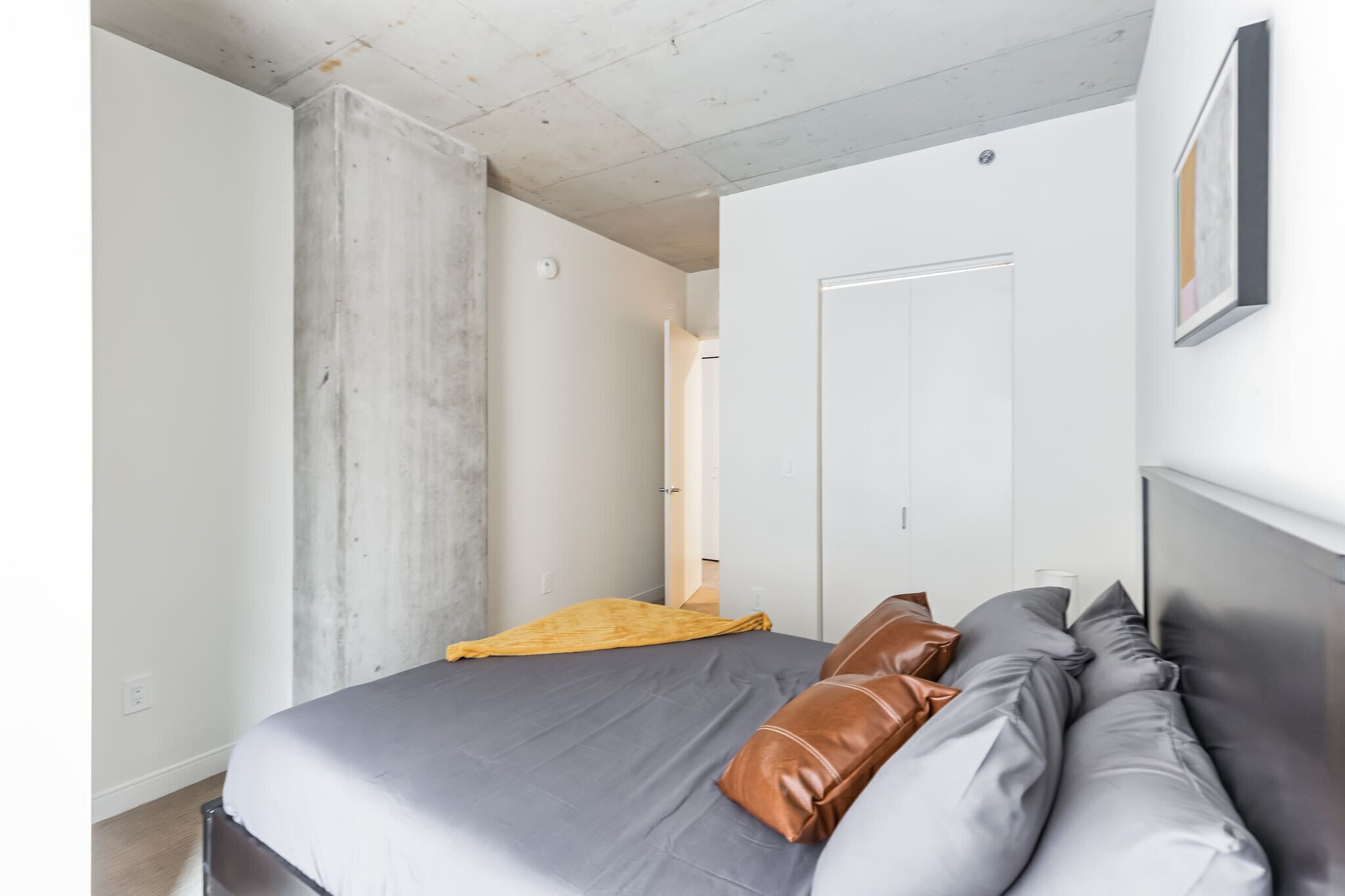 4 makuuhuonetta, vauvan matkasänky, Wi-Fi, vuodevaatteet