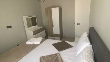 2 bedrooms, iron/ironing board, free WiFi