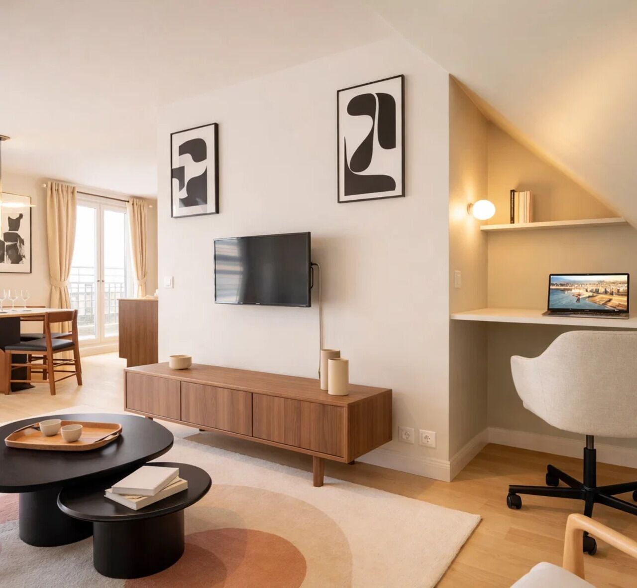 Penthouse Deluxe, vue ville | Coin séjour | TV connectée