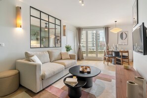 Cobertura luxo, vista para a cidade | Vista do quarto