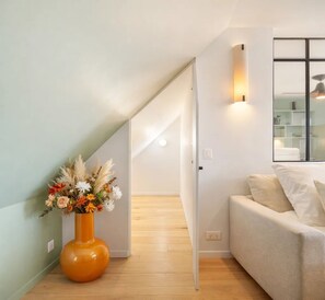 Deluxe Penthouse, City View | Living area