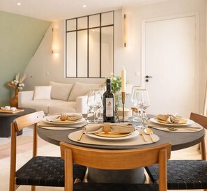 Deluxe Penthouse, City View | Living area