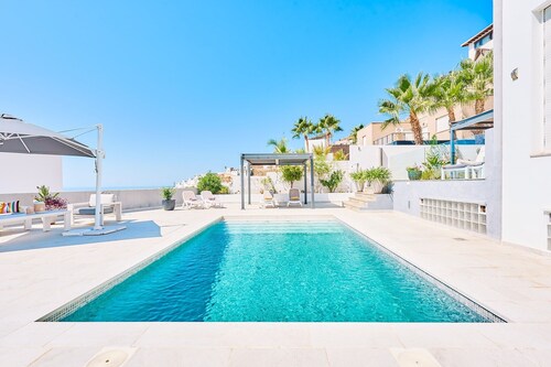 Villa 'La Buena Vida Torrox' with Sea View, Wi-Fi and Air Conditioning