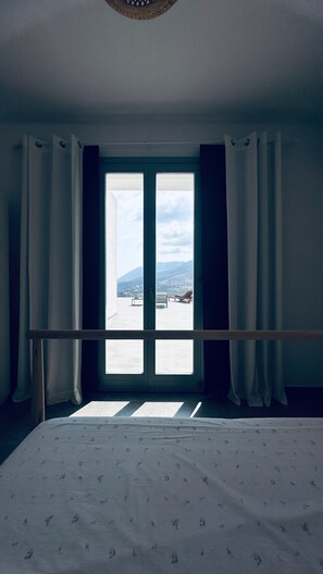 3 عدّة غرف نوم ومكواة/لوح كي وواي فاي مجانًا وملاءات أسرّة