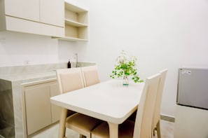 Costa Deluxe with Balcony | Living area
