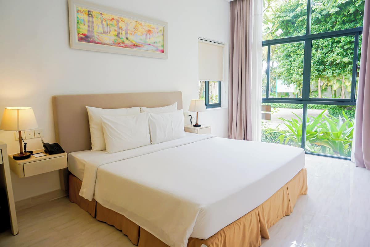 Costa 2 Bedrooms with Balcony | Desk, free WiFi