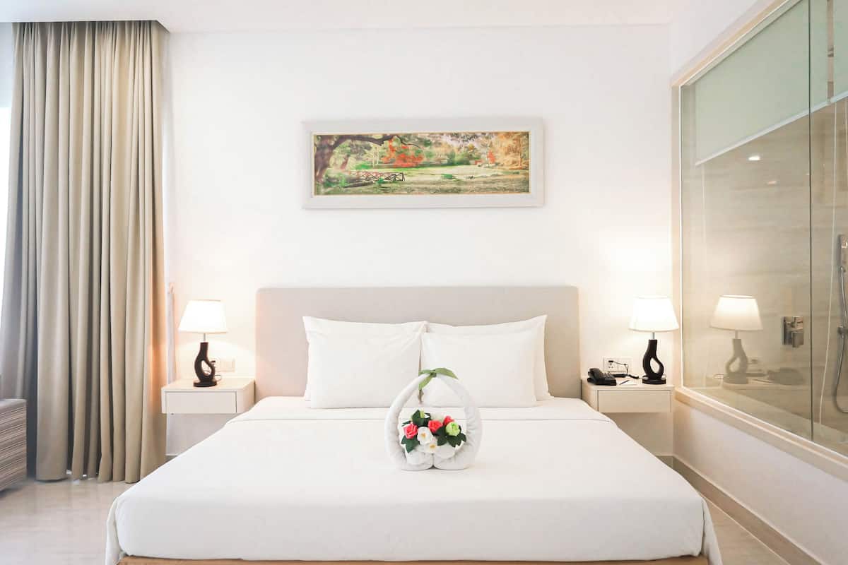 Bella Garden View | Desk, free WiFi