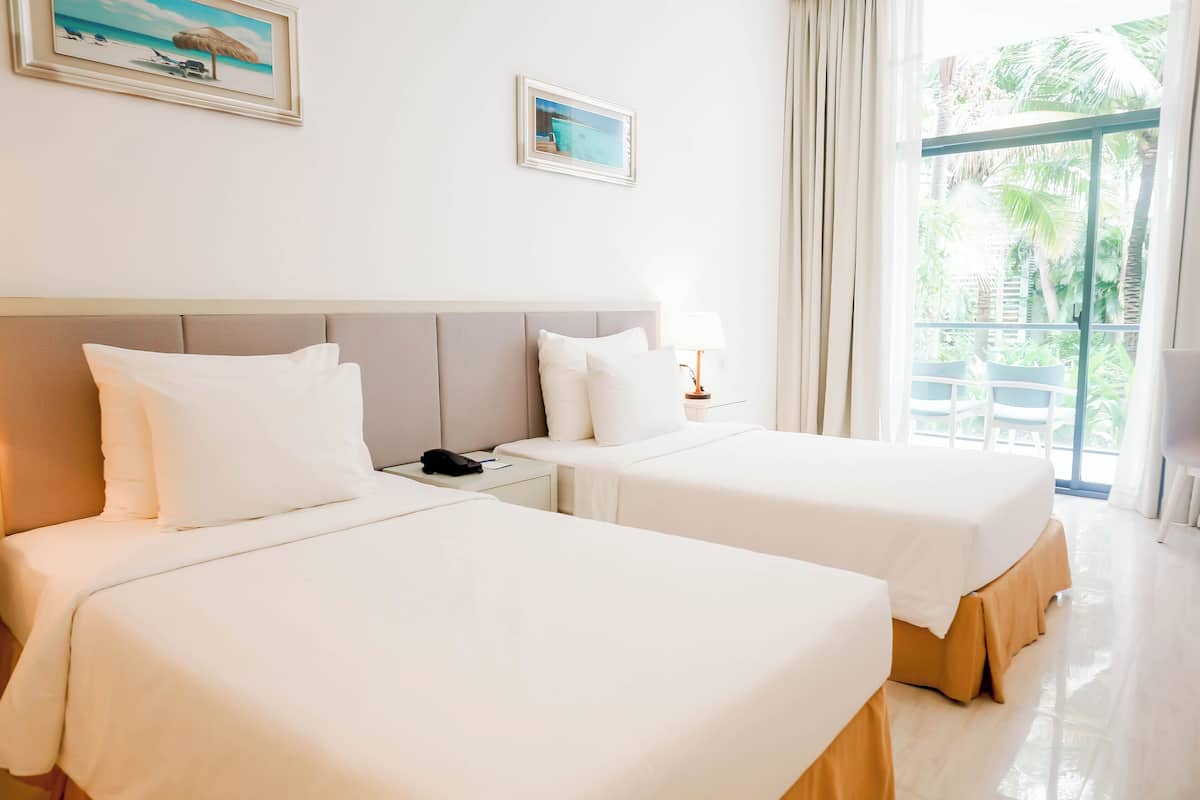 Costa Deluxe with Balcony | Bathroom | Hair dryer, towels, soap, shampoo