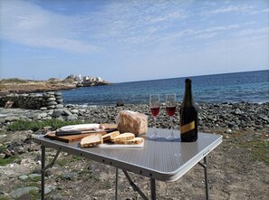 Outdoor dining - Alquilercampertenerife (CN)