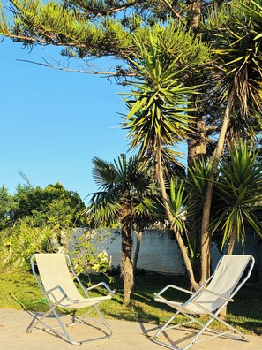 Property grounds - Enchanting villa with AC and pool in picturesque Plemmirio (Plemmirio)
