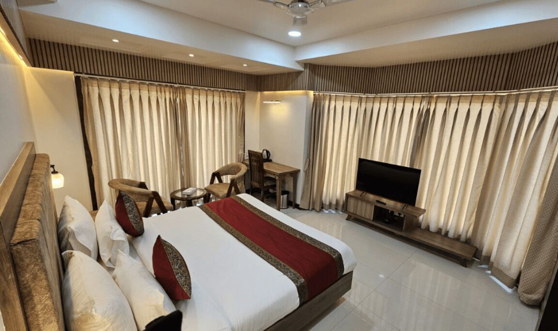 Suite, Balcony, City View