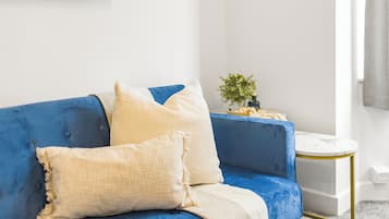 Family Apartment, Non Smoking | Living area