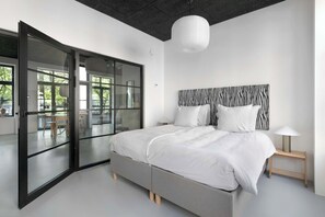 1 chambre, fer et planche à repasser, lit parapluie, Wi-Fi