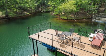 Lake Lanier Retreat | Dock, Views & Golf Cart