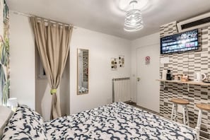 1 bedroom, WiFi, bed sheets