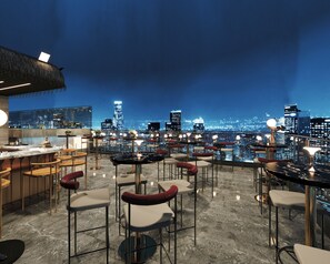 Swim-up bar - L'Heritage Premium Hanoi Central (Hanoi)