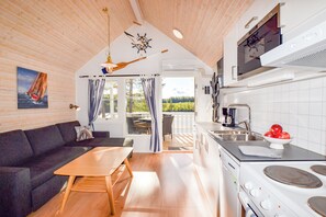舒适村舍 | 私人厨房 | 冰箱、微波炉、炉灶、厨具/餐具