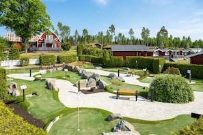 Mini-golf