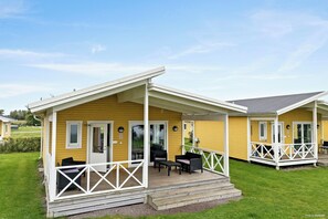 Classic Bungalow | Terrace/patio - First Camp Vadstena - Vättern (Vadstena)