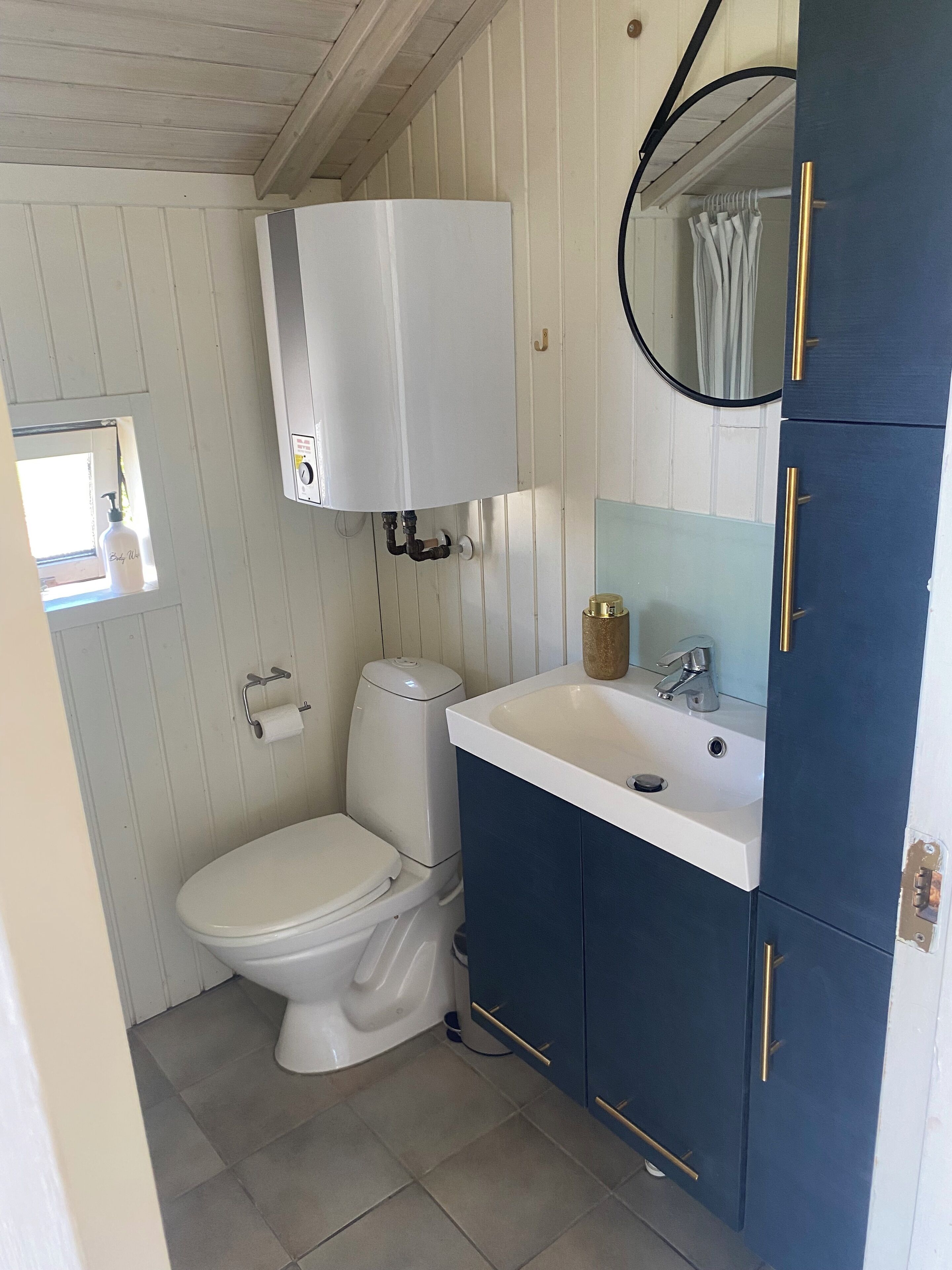 淋浴设施、肥皂、卫生纸