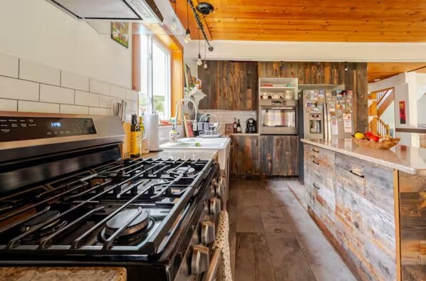 Microwave, oven, stovetop, dishwasher
