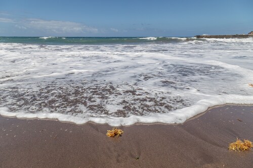 Las Sirenas II Vacation Apartment with Wi-Fi and Air Conditioning