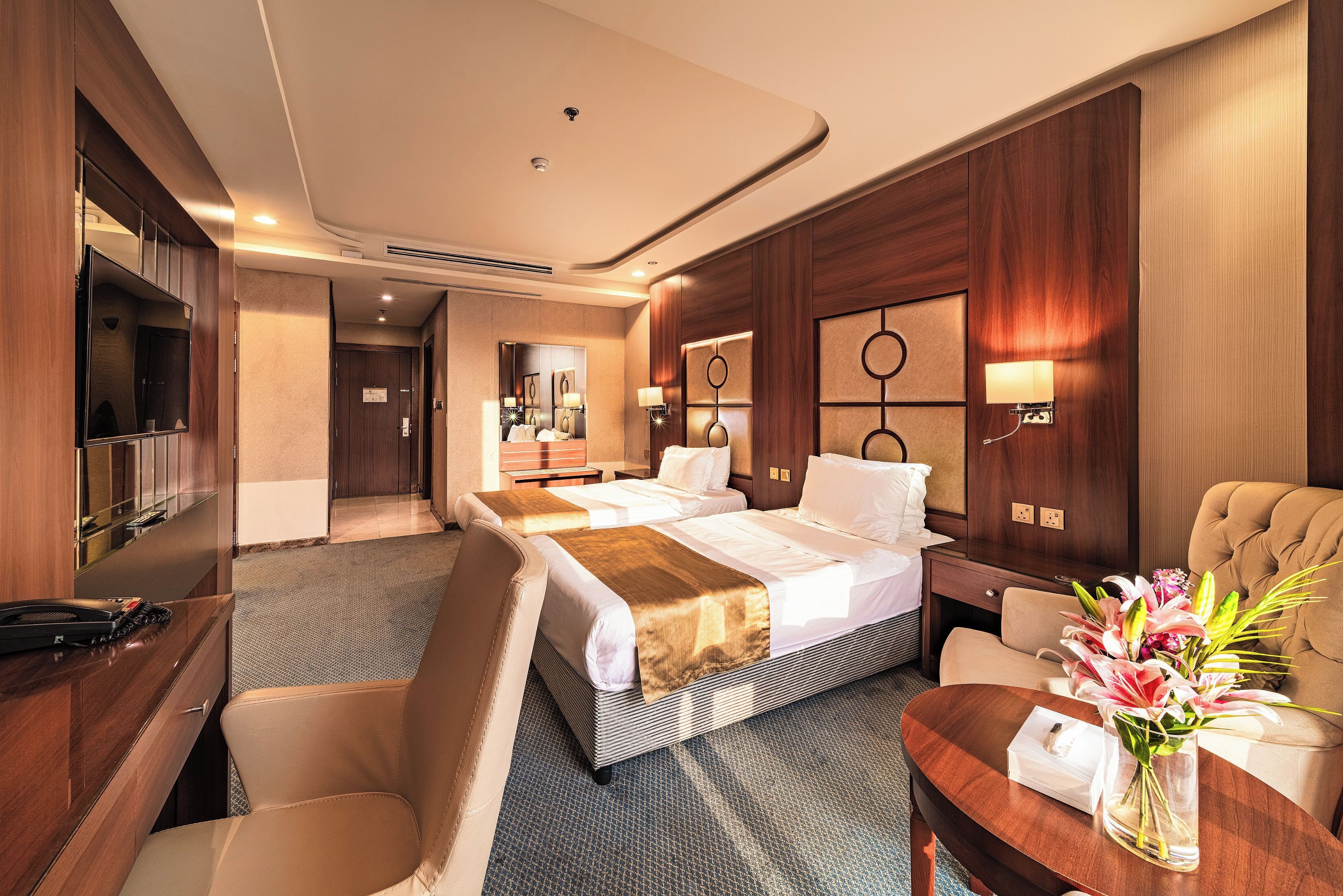 Habitación Deluxe con 2 camas individuales | Minibar, escritorio, wifi gratis y ropa de cama