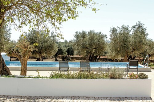 CASA DAS OLIVEIRAS A haven of tranquillity, where nature reveals all its beauty.